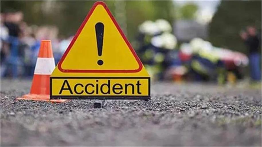 संभल क्षेत्र में ट्रक और ऑटो की जोरदार टक्कर, 4 महीने के मासूम समेत 5 की मौत