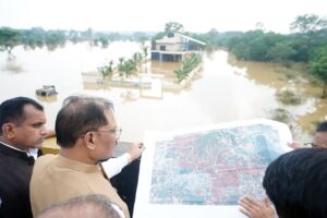 शासन से मिलने वाली सहायता के अतिरिक्त मुख्यमंत्री राहत कोष से प्रत्येक प्रभावित परिवार को ₹10 हजार की मदद की घोषणा