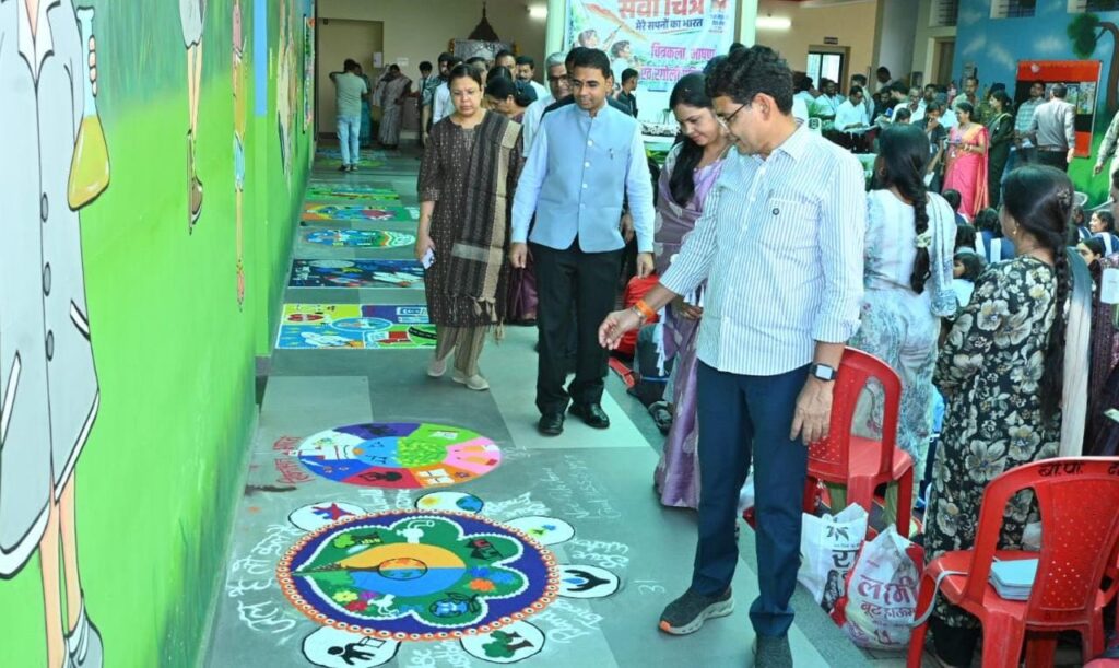 सेवा संकल्प अभियान में रंगोली व भाषण विजेताओं का राजस्व मंत्री श्री टंक राम वर्मा ने किया सम्मान