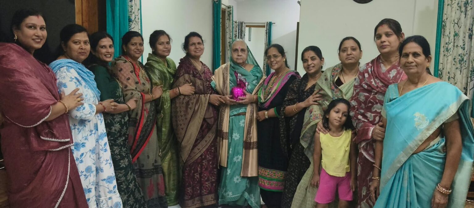वरिष्ठ नागरिक दिवस पर अखिल भारतीय कुर्मी क्षत्रिय महिला महासभा ने किया बुजुर्गों का सम्मान