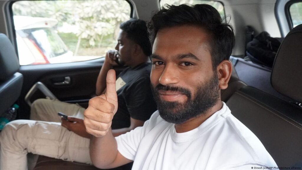 अभिजीत दिपके ने समर्थकों से की अपील, कहा-‘त्योहार पर परिवार के साथ समय बिताएं’