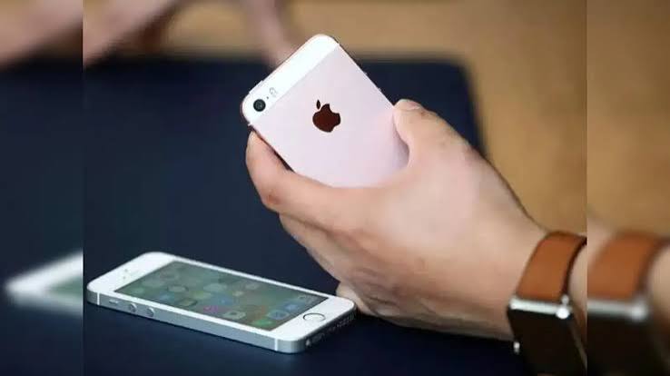 iPhone हो गया है Slow, तो नया लेना पड़ेगा या पुराने वाले को भी ठीक कर सकते हैं?