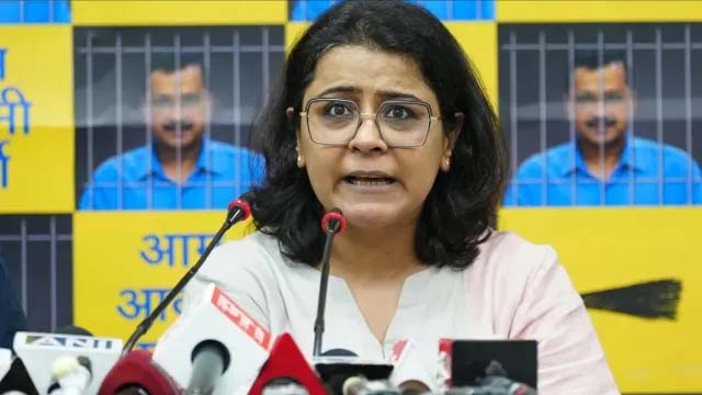 पंजाब चुनाव से पहले AAP को बड़ा झटका, राष्ट्रीय प्रवक्ता प्रियंका कक्कड़ ने ज्वाइन की कांग्रेस