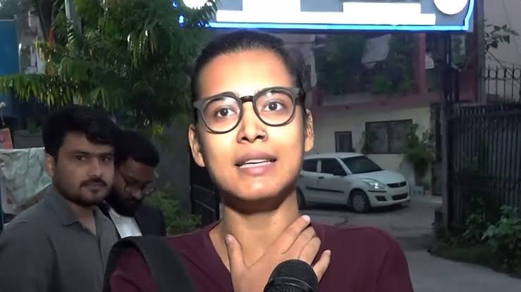 नेहा बोरा का दिल्ली पुलिस पर लीगल एक्शन, कारण बताओ नोटिस को हाईकोर्ट में दी चुनौती