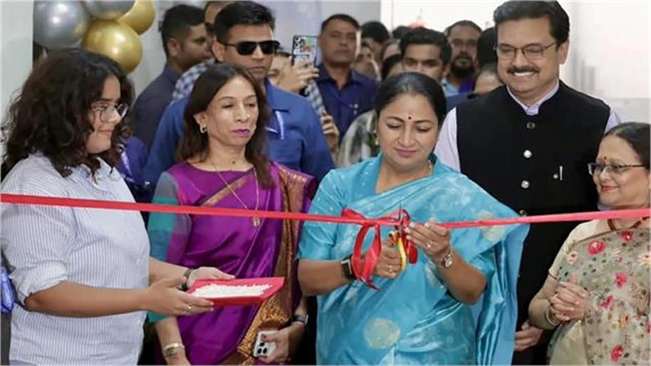 अपने पुराने कॉलेज पहुंचीं CM, कंप्यूटर सेंटर और स्किल डेवलपमेंट सेंटर का किया उद्घाटन